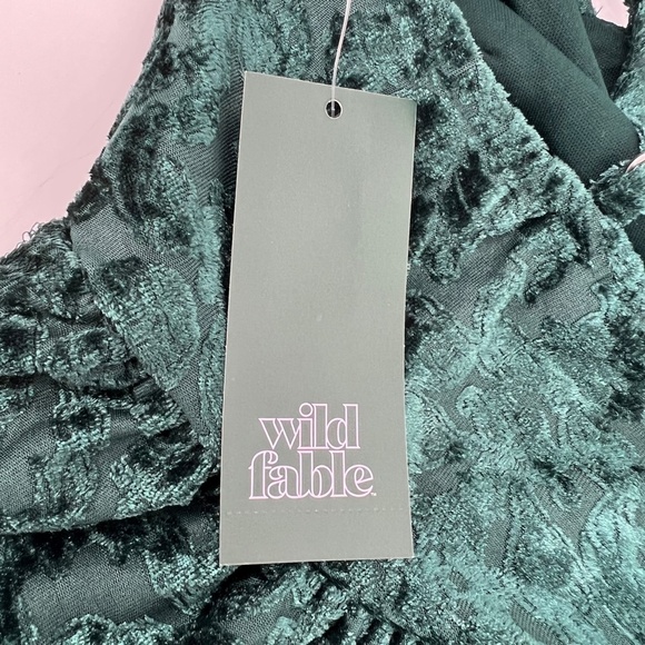NWT Wild Fable Green Crushed Velvet Spaghetti Strap Dress Size Medium Women’s - Picture 5 of 8